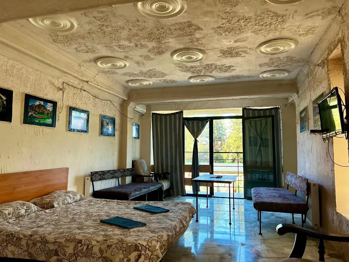 Smile Guesthouse Тбилиси Грузия